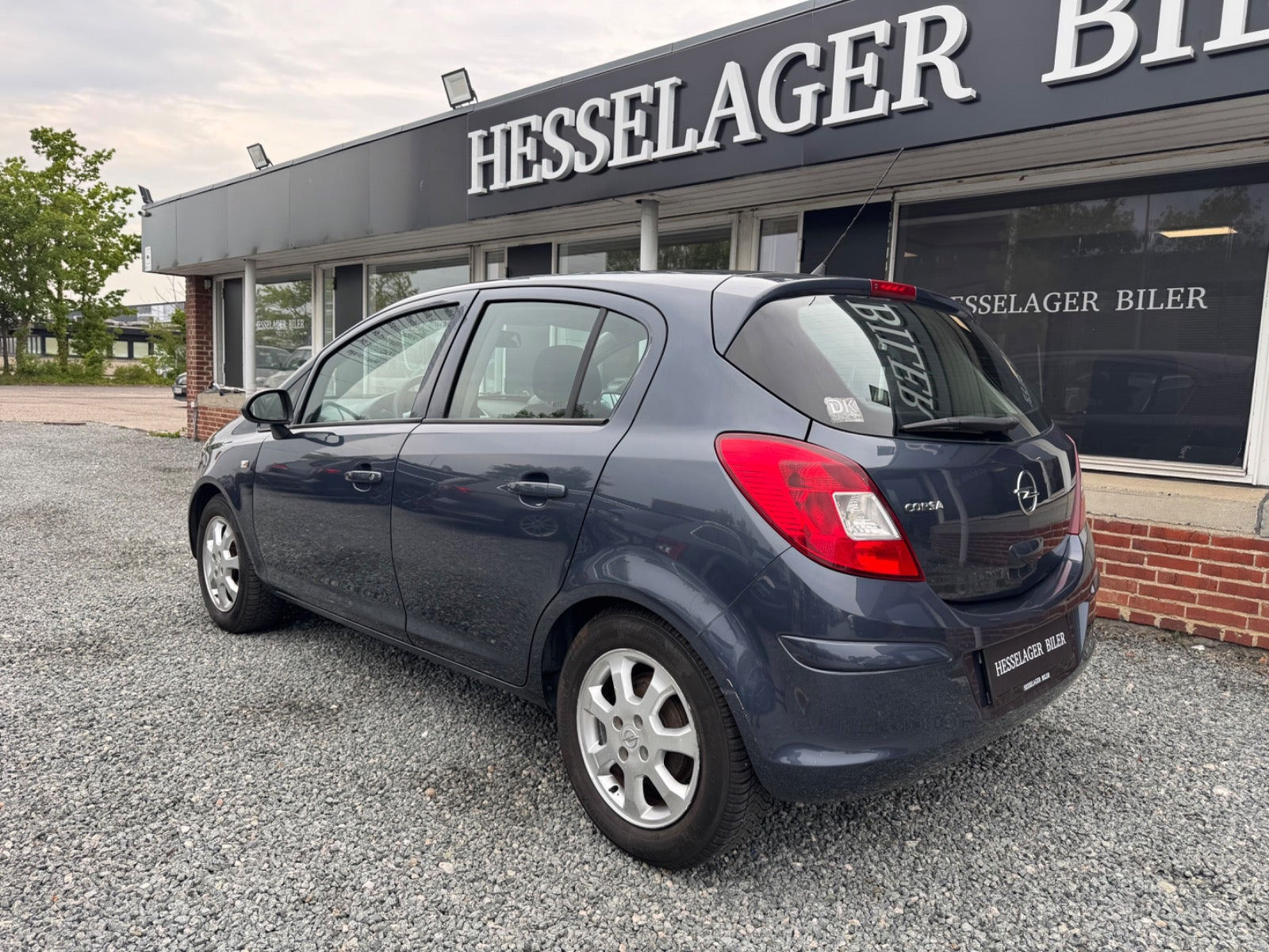 Blå Opel Corsa fra 2009