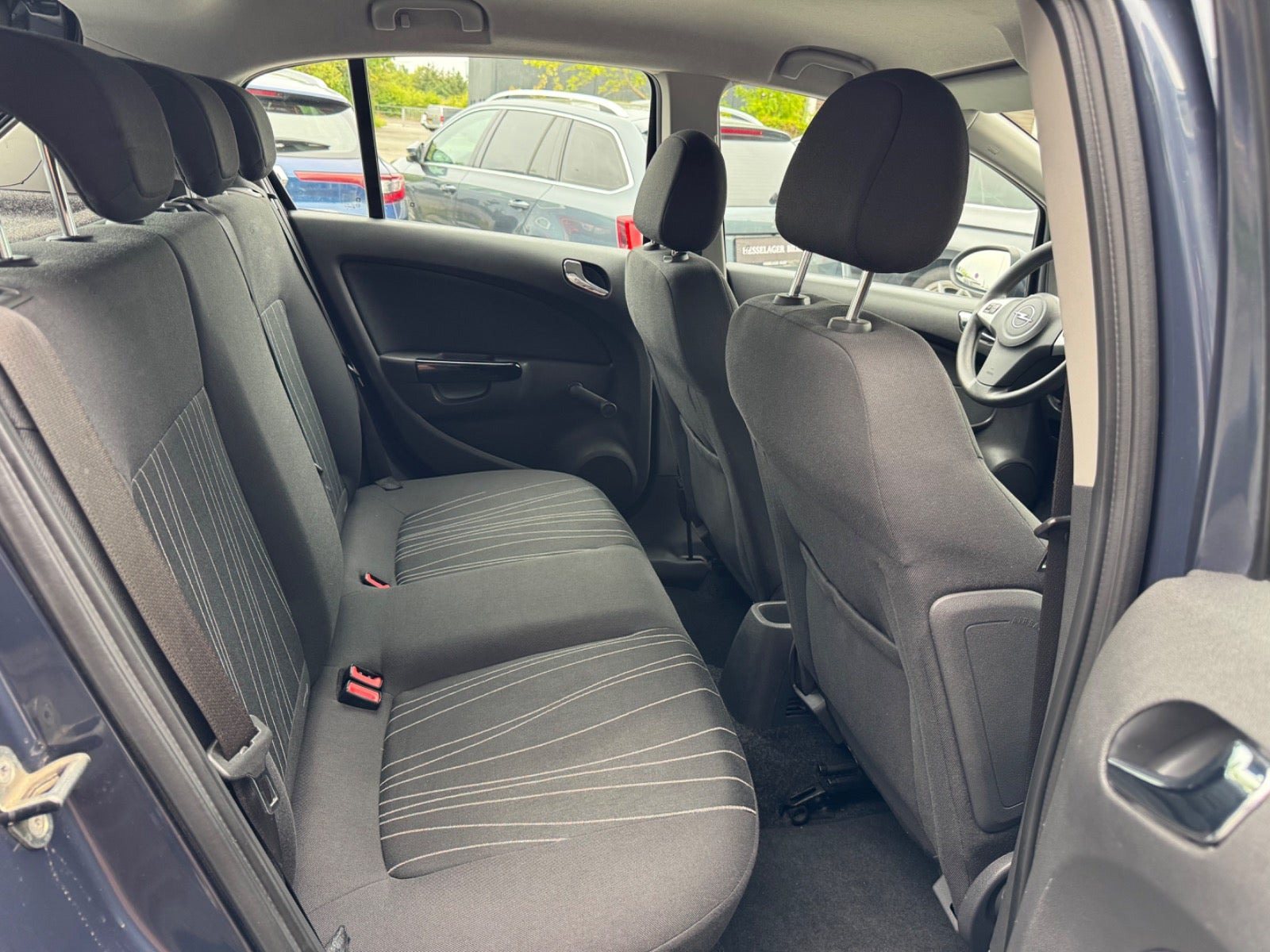 Blå Opel Corsa fra 2009