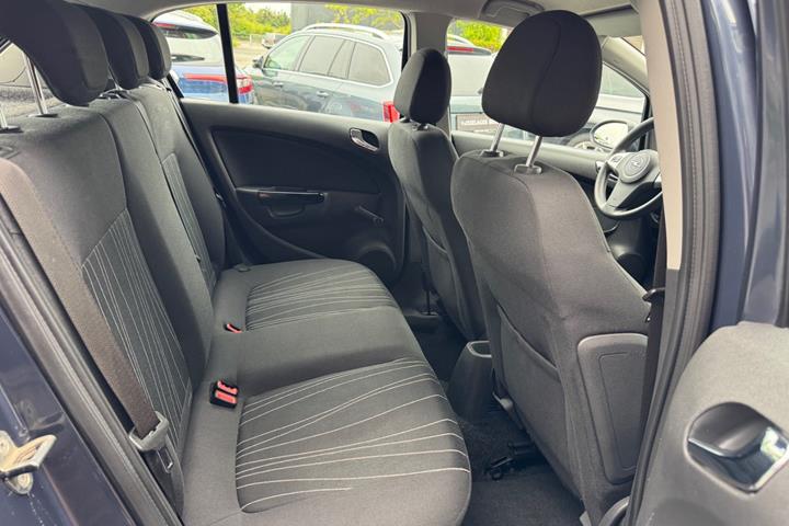 Blå Opel Corsa fra 2009