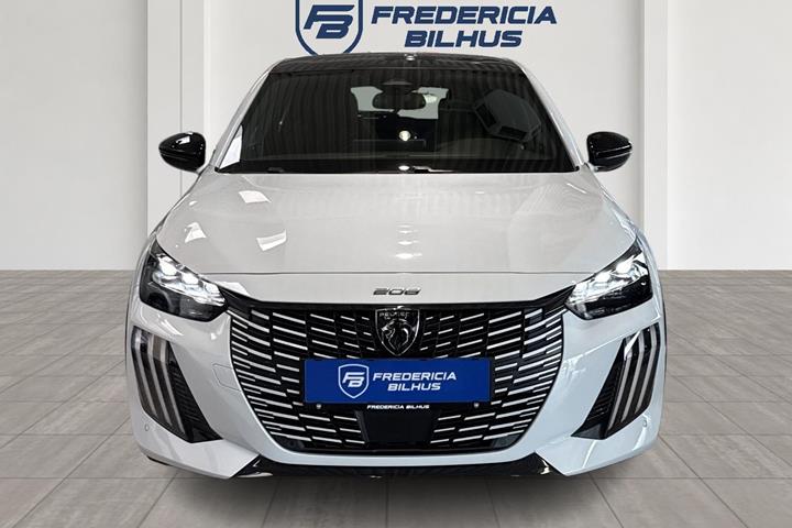 Hvid Peugeot e-208 fra 2025