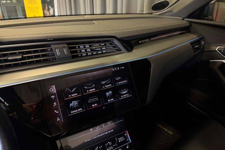 Sort Audi e-tron fra 2019