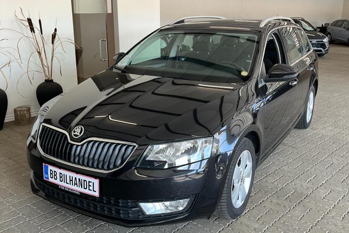 undefined Skoda Octavia fra 2017 set udefra