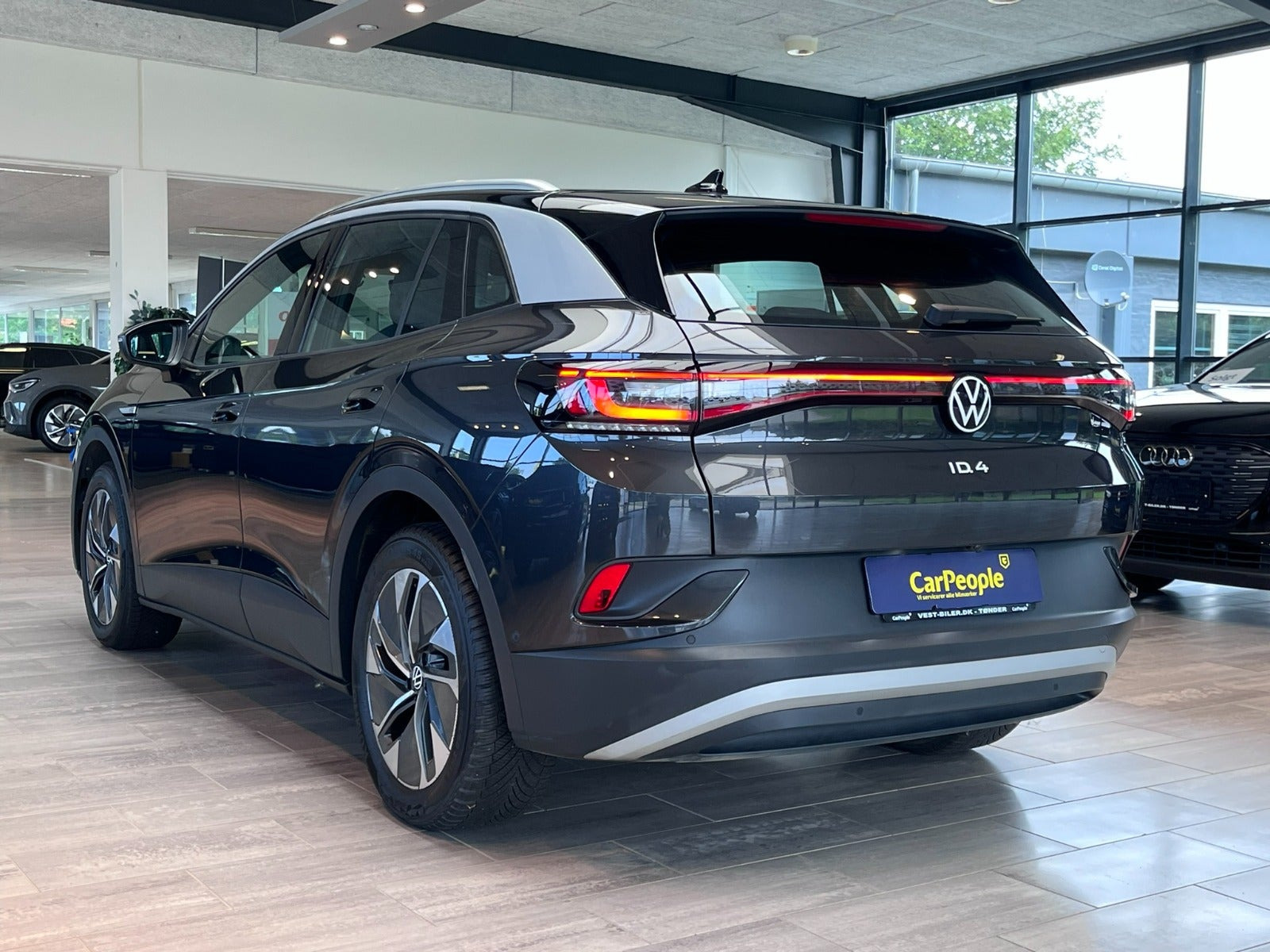 Grå VW ID.4 fra 2023