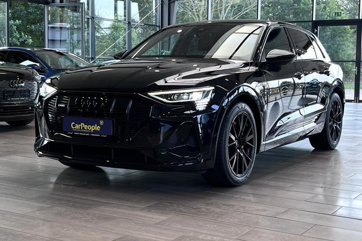 Sort Audi e-tron fra 2023