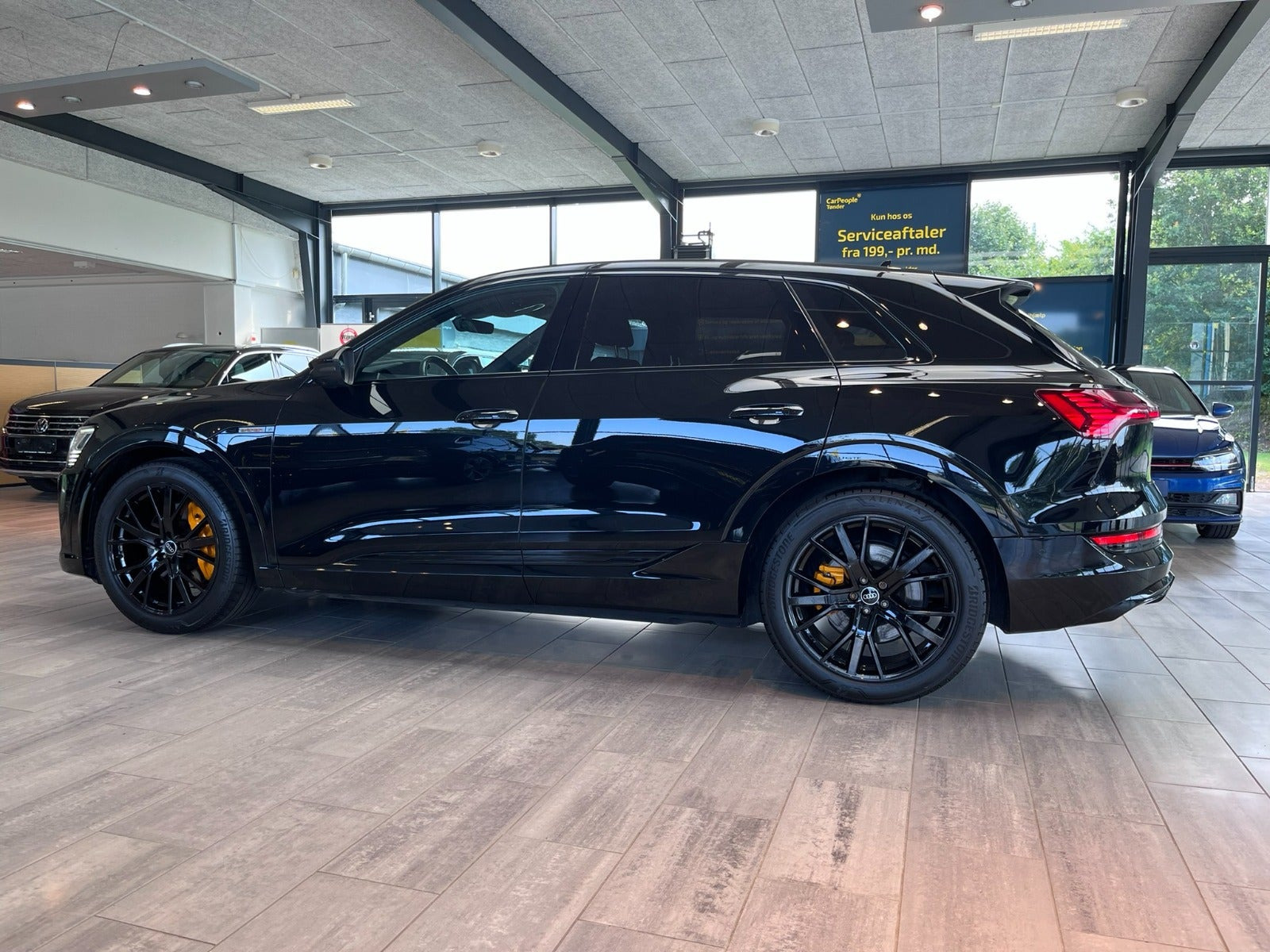Sort Audi e-tron fra 2023