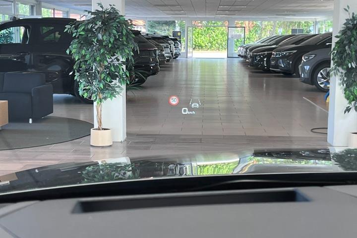 Sort Audi e-tron fra 2023