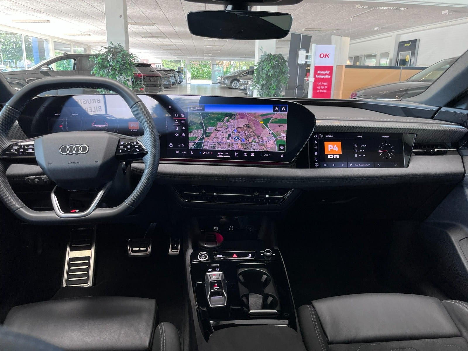 Blå Audi A6 e-tron fra 2025