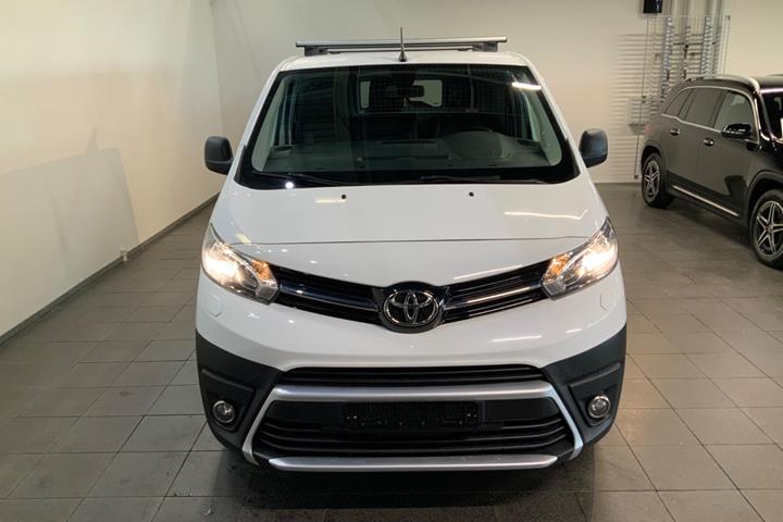 Hvid Toyota ProAce fra 2019