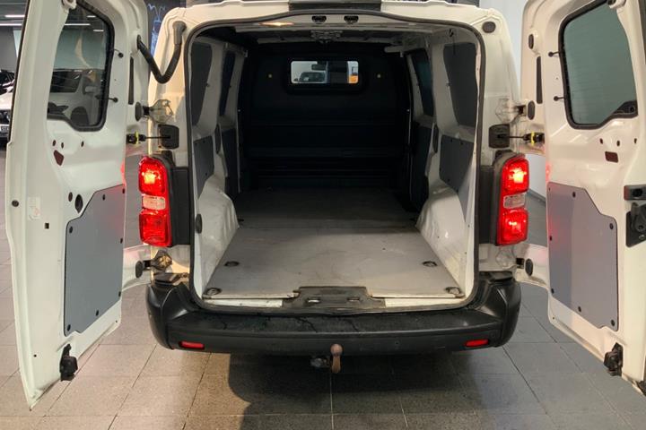 Hvid Toyota ProAce fra 2019