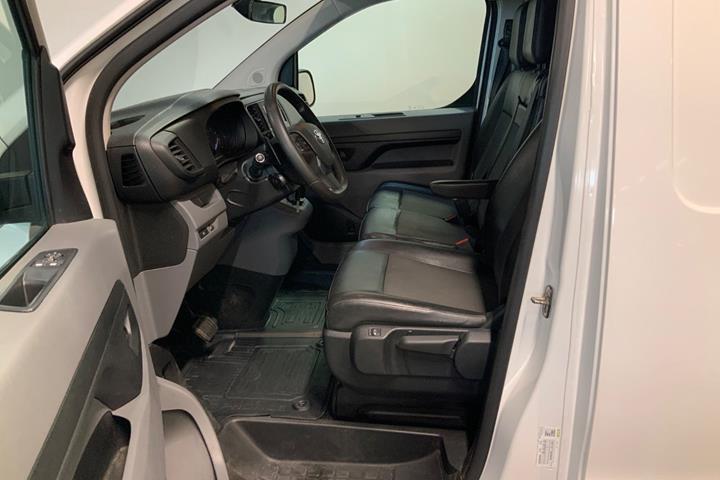 Hvid Toyota ProAce fra 2019