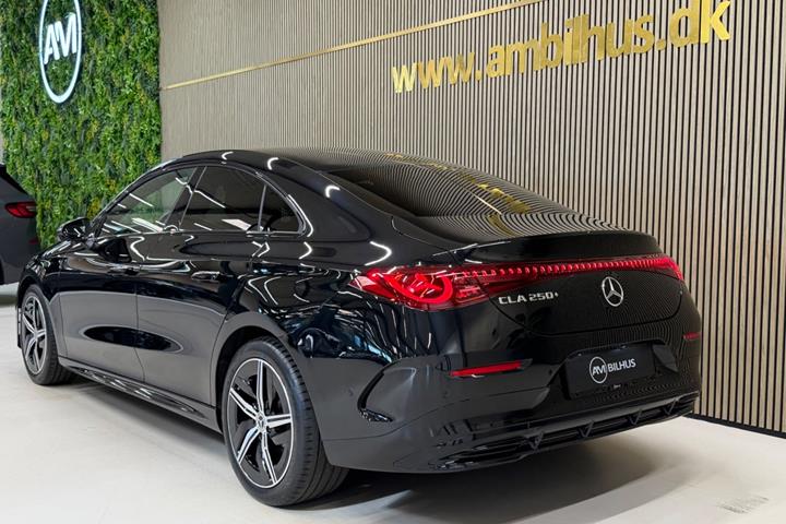 Grøn Mercedes CLA250+ fra 2026