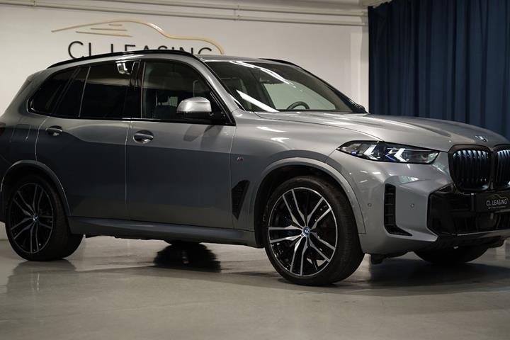 Sølv BMW X5 fra 2024