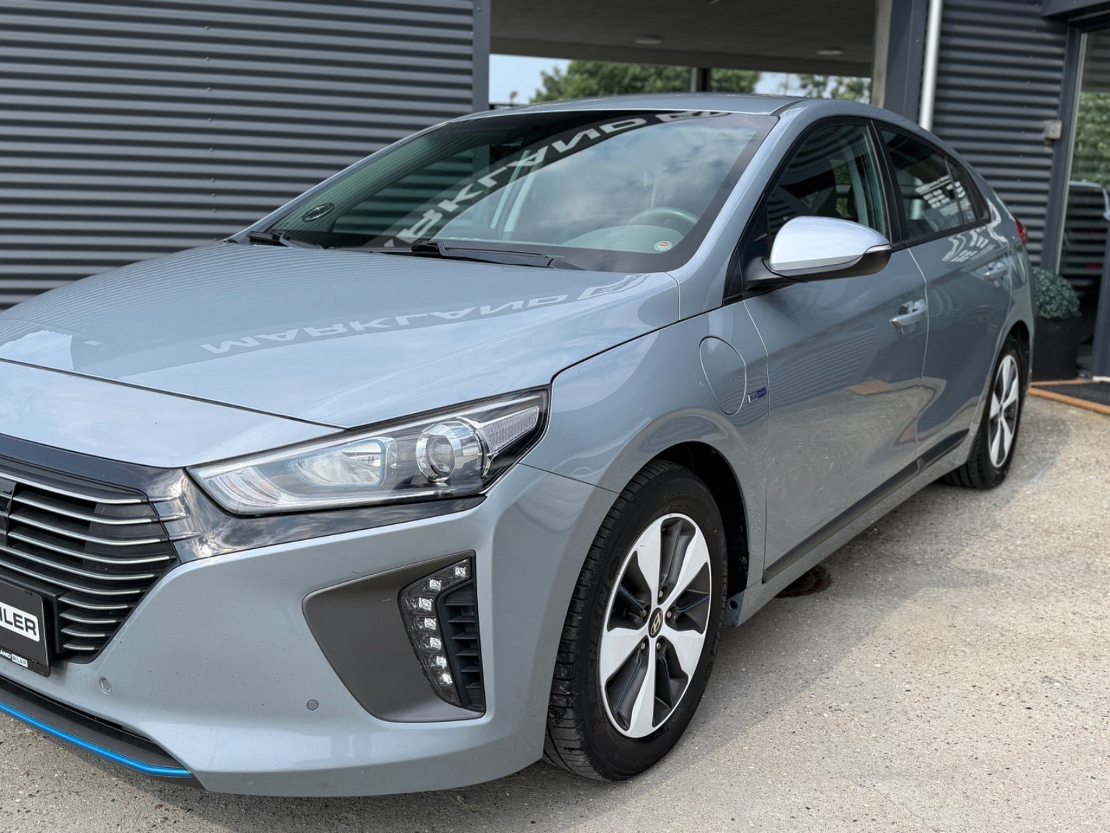 Grå Hyundai Ioniq fra 2018