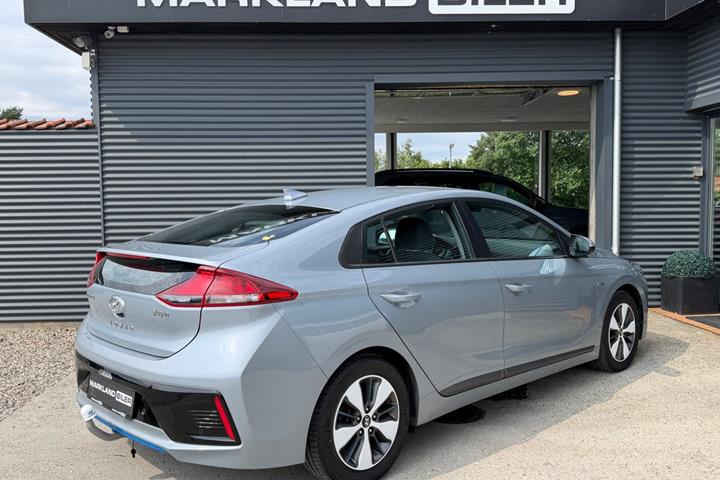 Grå Hyundai Ioniq fra 2018