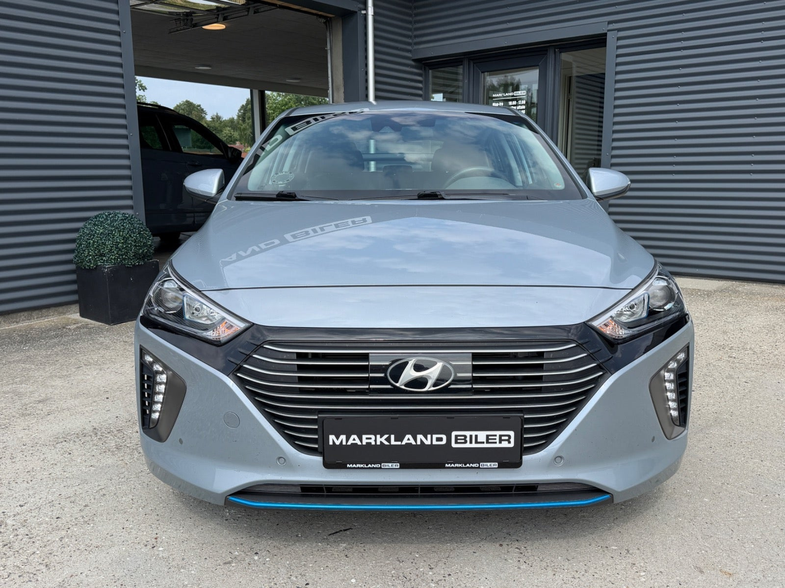 Grå Hyundai Ioniq fra 2018