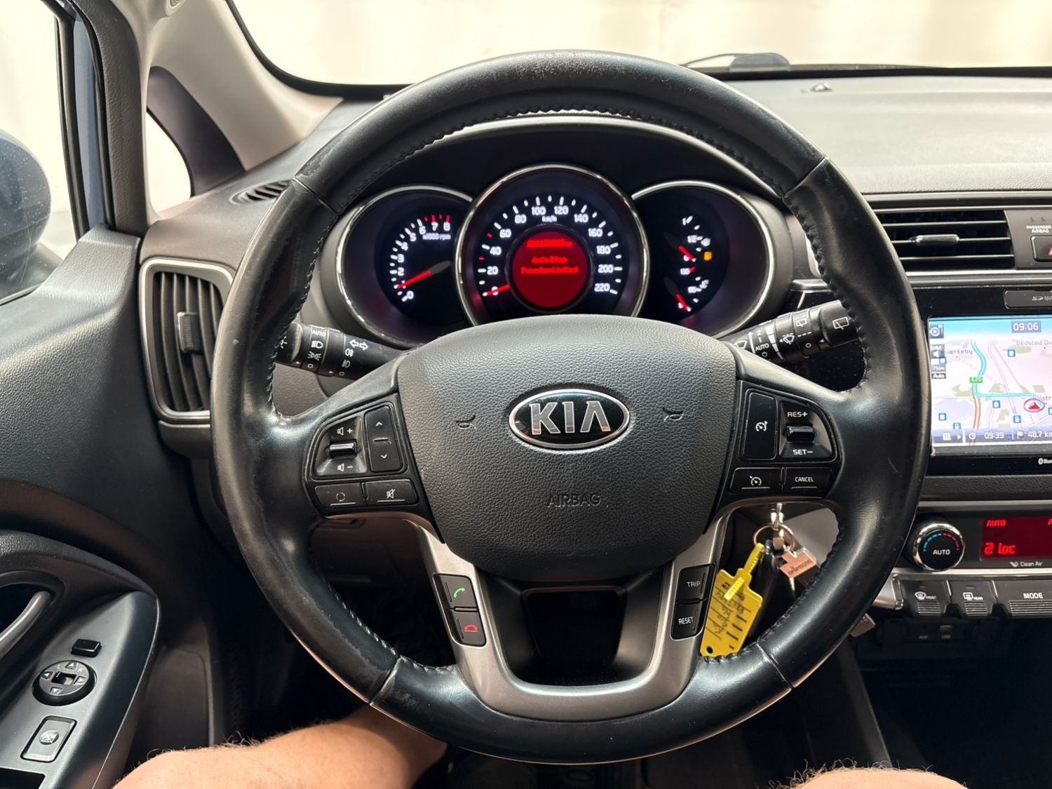 Blå Kia Rio fra 2016