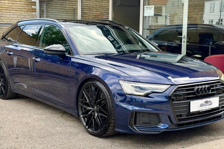 Blå Audi A6 fra 2020