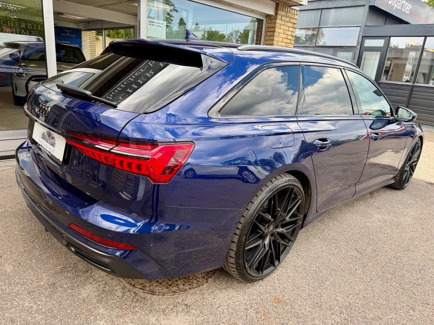 Blå Audi A6 fra 2020