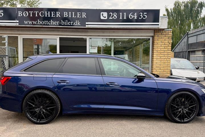 Blå Audi A6 fra 2020