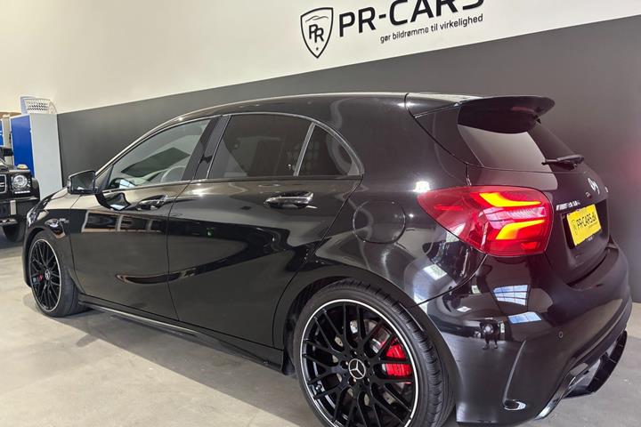 Sort Mercedes A45 fra 2016