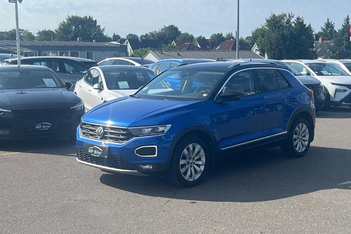 Blå VW T-Roc fra 2018
