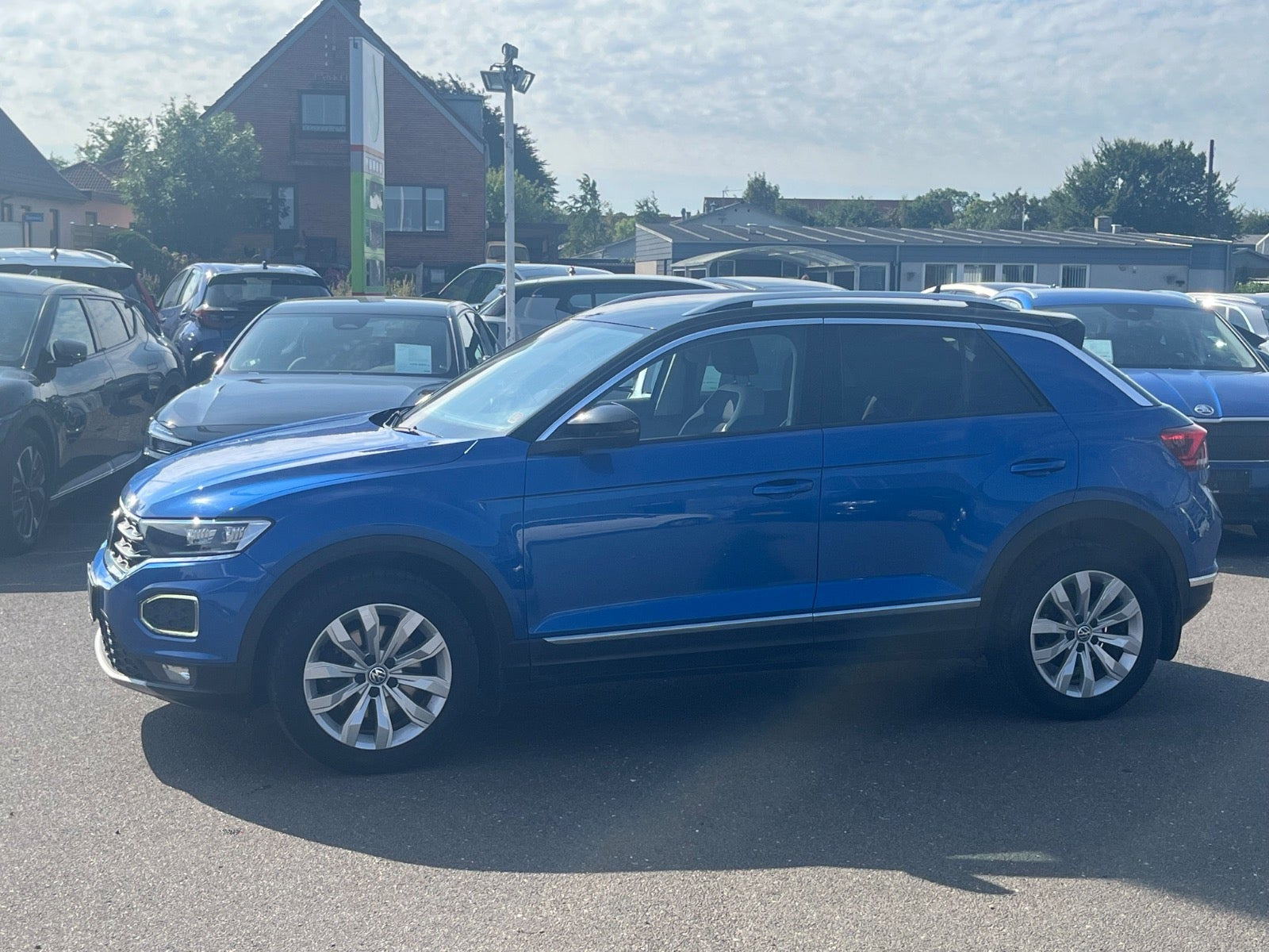 Blå VW T-Roc fra 2018
