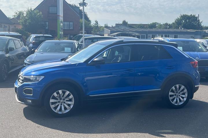 Blå VW T-Roc fra 2018