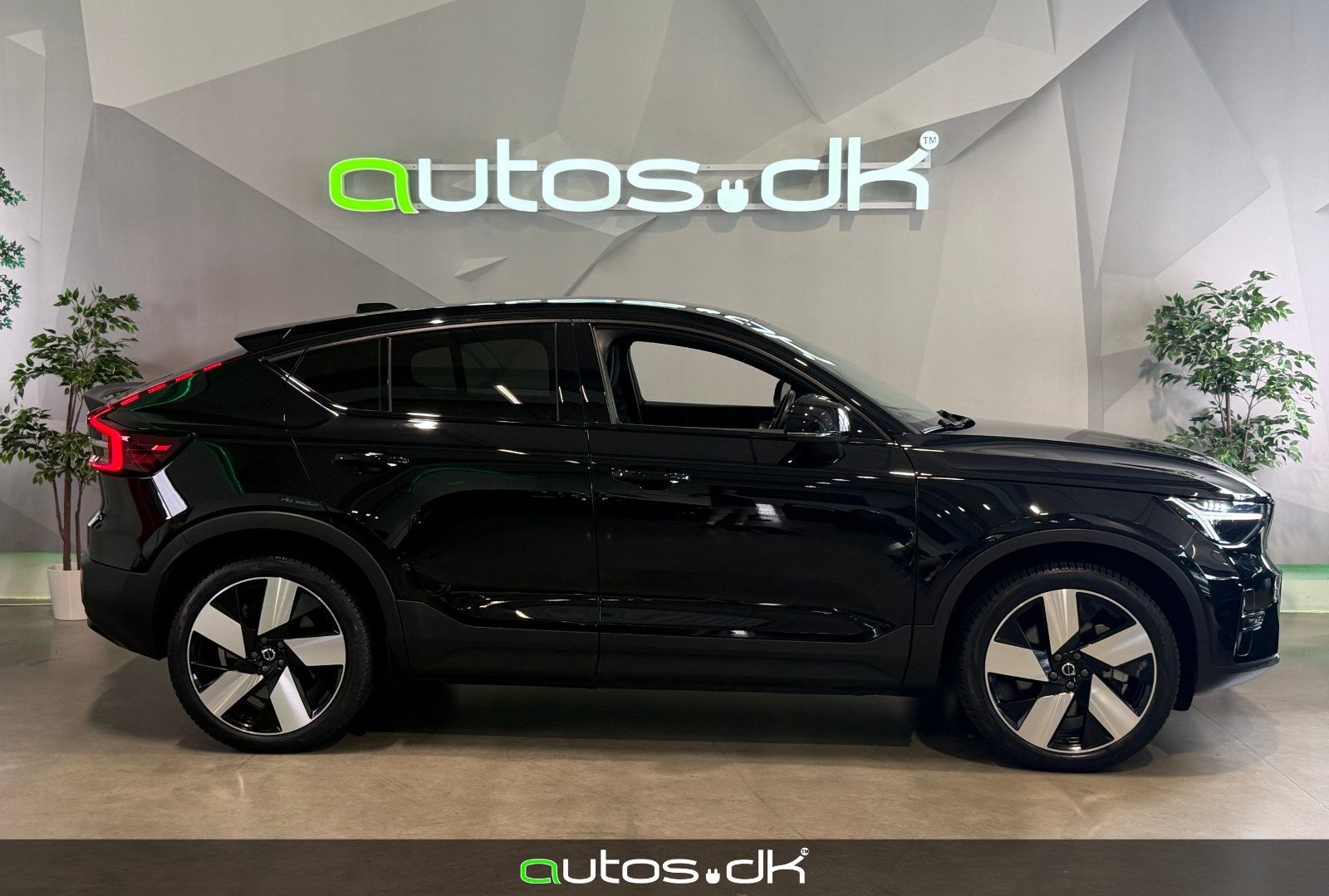Sort Volvo C40 fra 2024