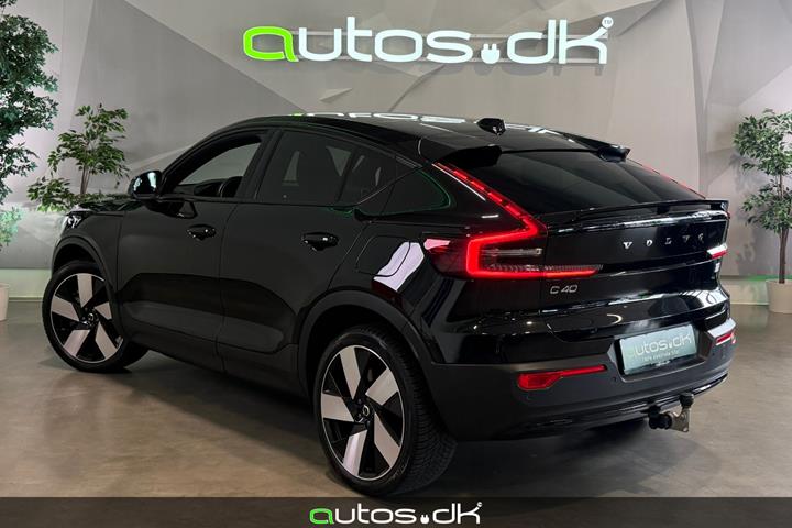 Sort Volvo C40 fra 2024