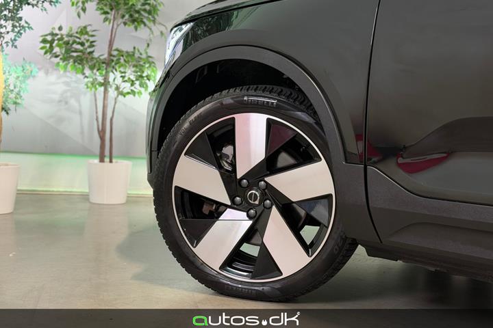 Sort Volvo C40 fra 2024