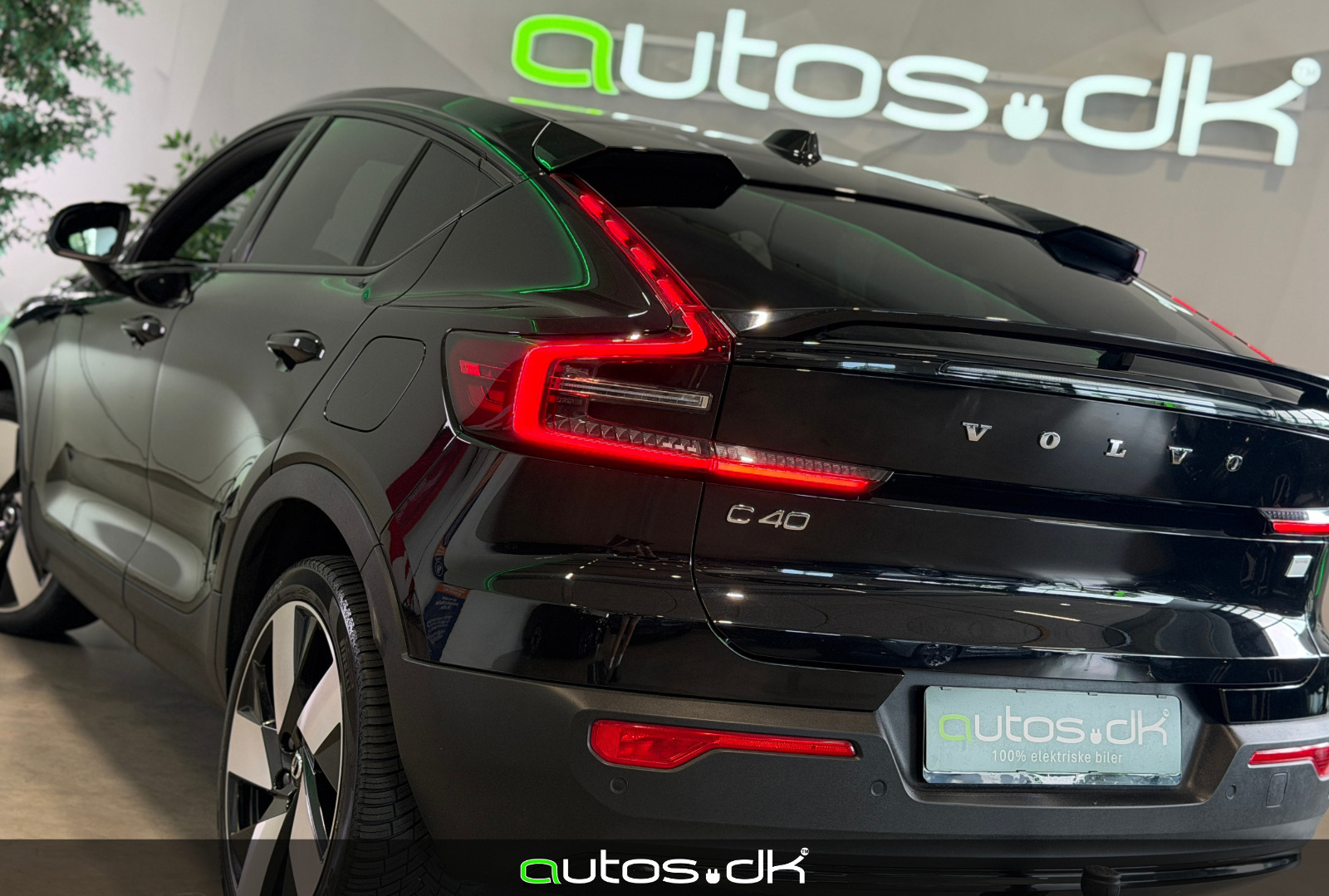 Sort Volvo C40 fra 2024