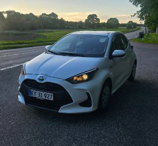 Hvid Toyota Yaris fra 2020