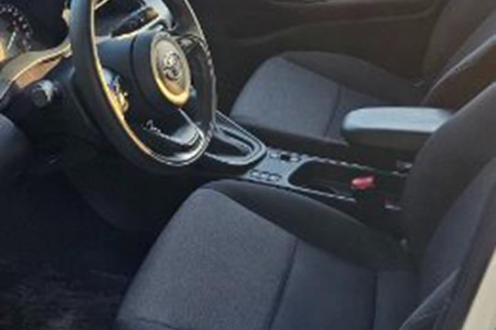 Hvid Toyota Yaris fra 2020