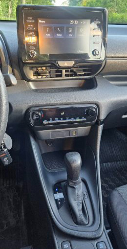 Hvid Toyota Yaris fra 2020