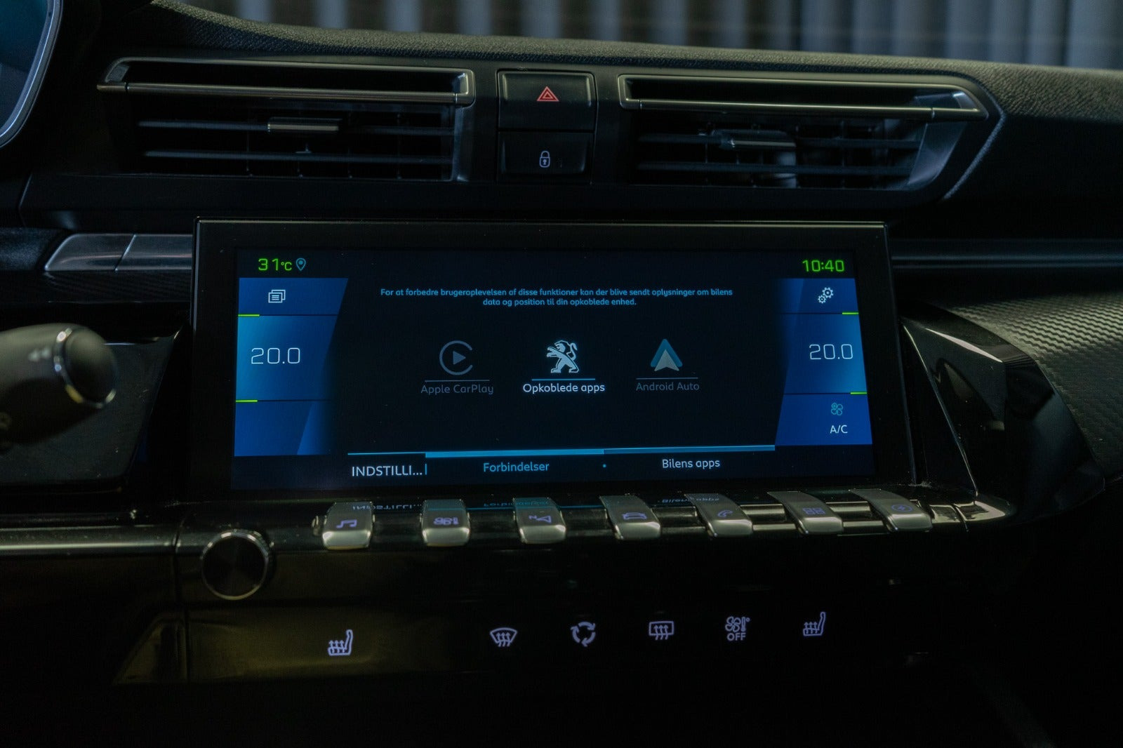 Blå Peugeot 508 fra 2020