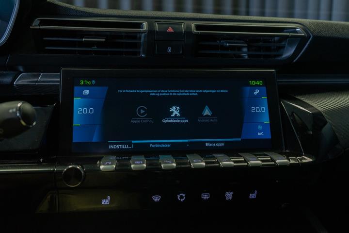 Blå Peugeot 508 fra 2020