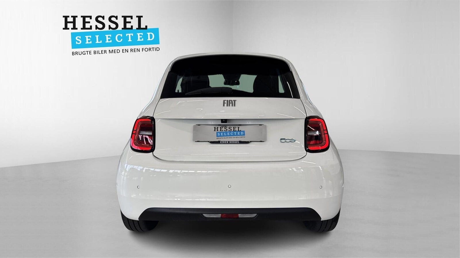 Hvid Fiat 500e fra 2024