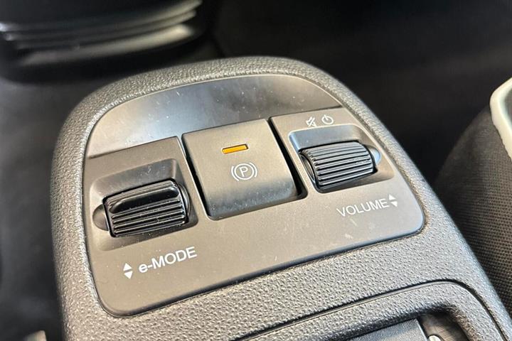 Hvid Fiat 500e fra 2024