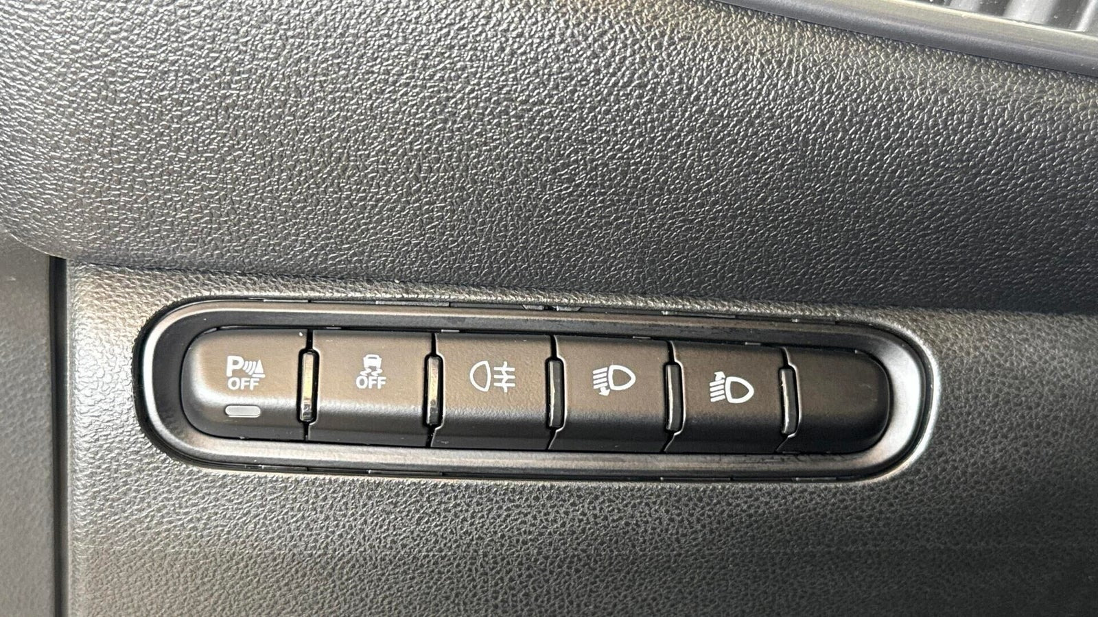 Hvid Fiat 500e fra 2024
