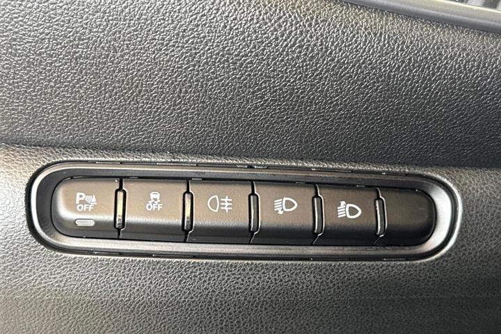 Hvid Fiat 500e fra 2024