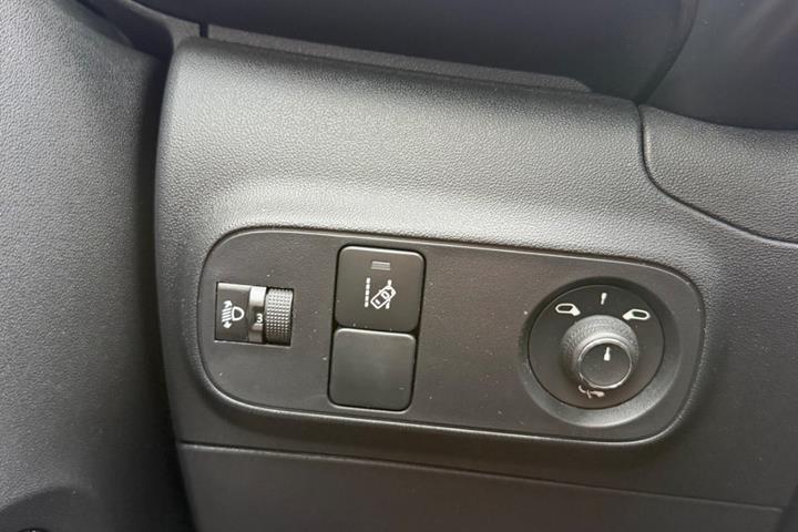 Grå Citroën C3 fra 2018