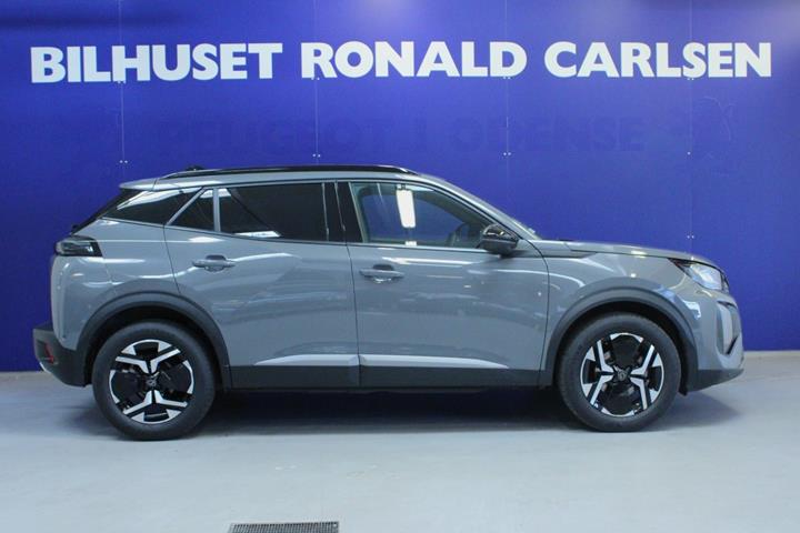 Grå Peugeot 2008 fra 2024