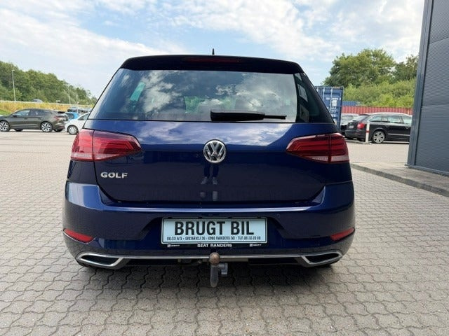 Blå VW Golf VII fra 2019
