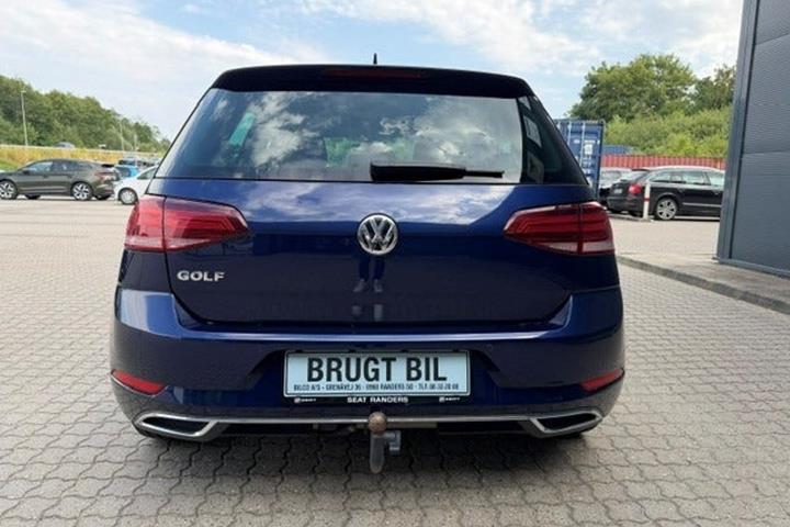 Blå VW Golf VII fra 2019