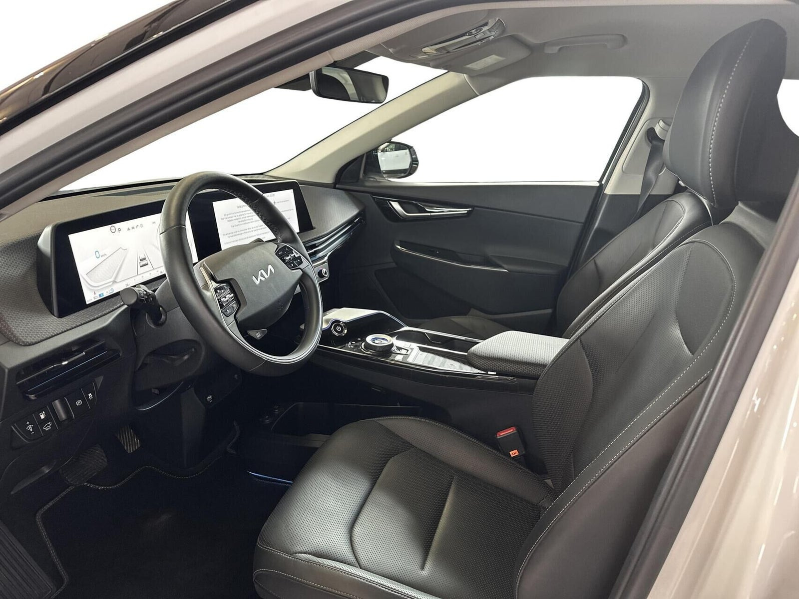 Beige Kia EV6 fra 2024