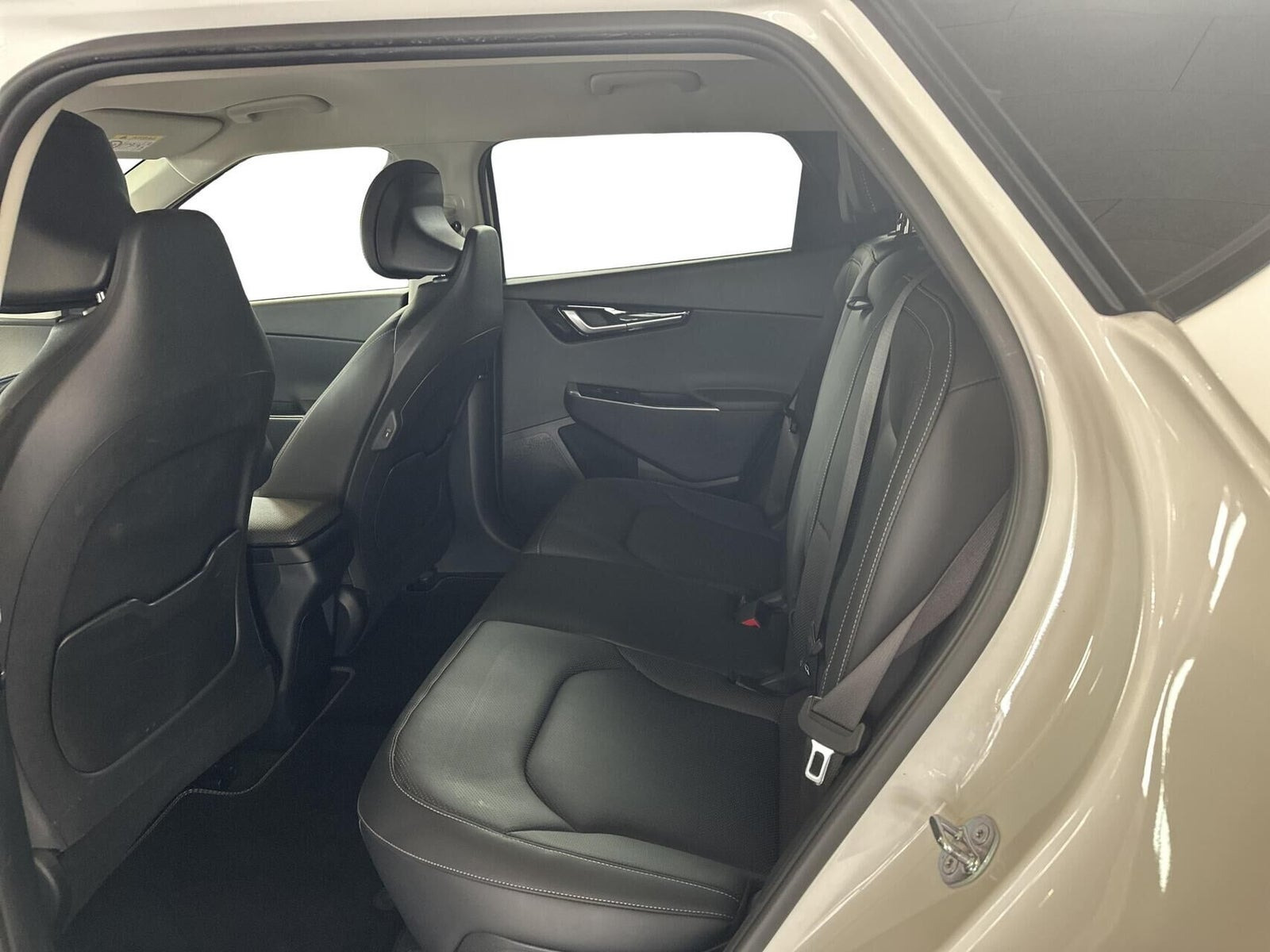 Beige Kia EV6 fra 2024