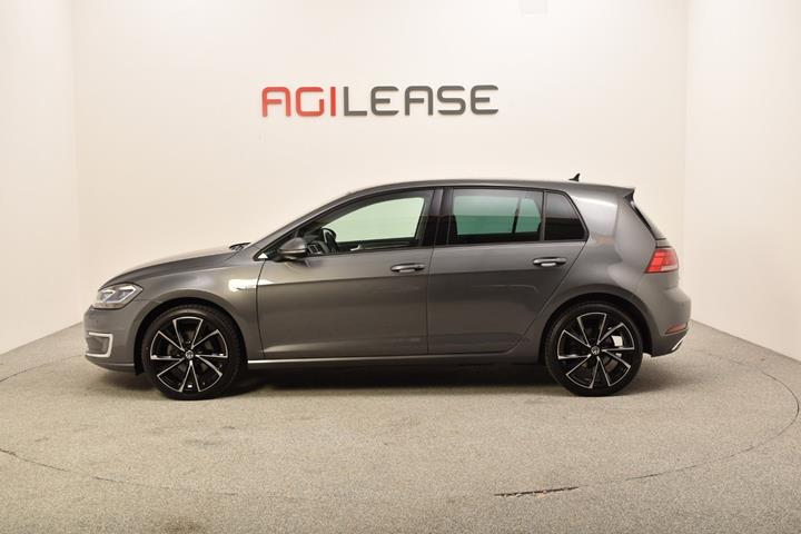 Grå VW e-Golf VII fra 2017