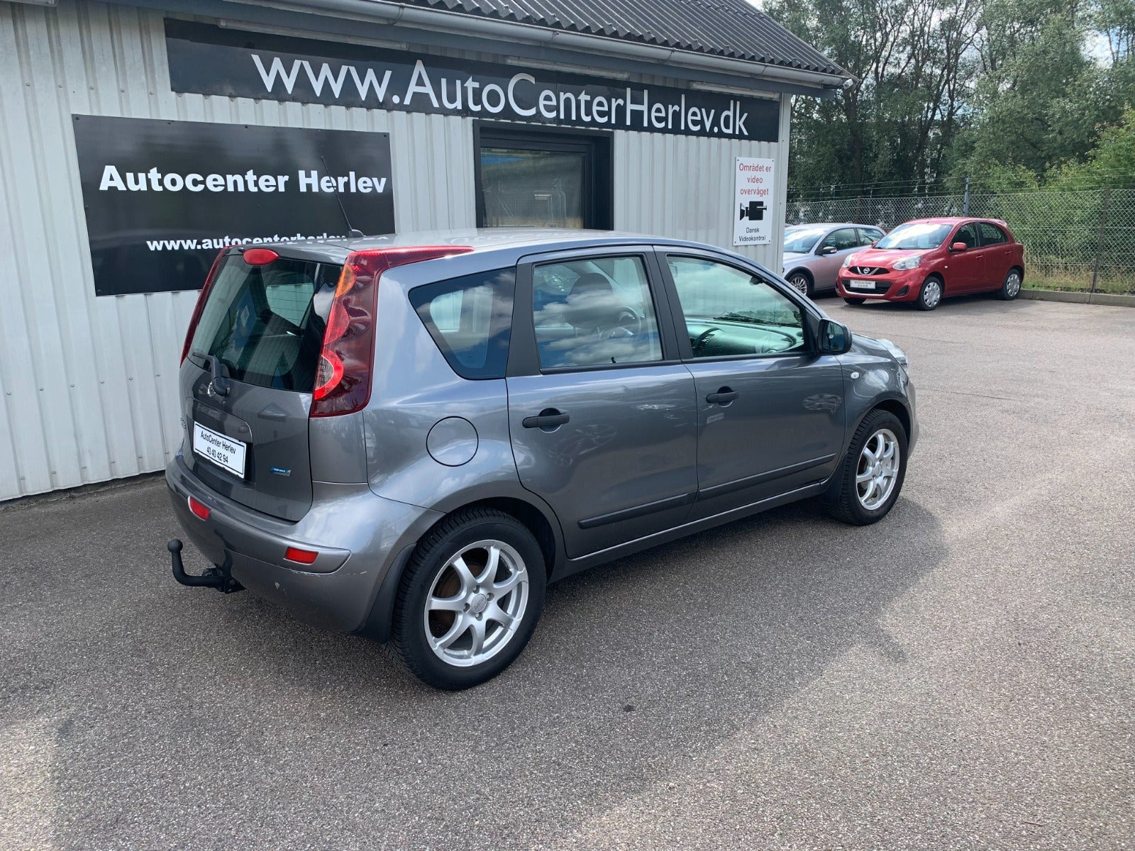 Grå Nissan Note fra 2011