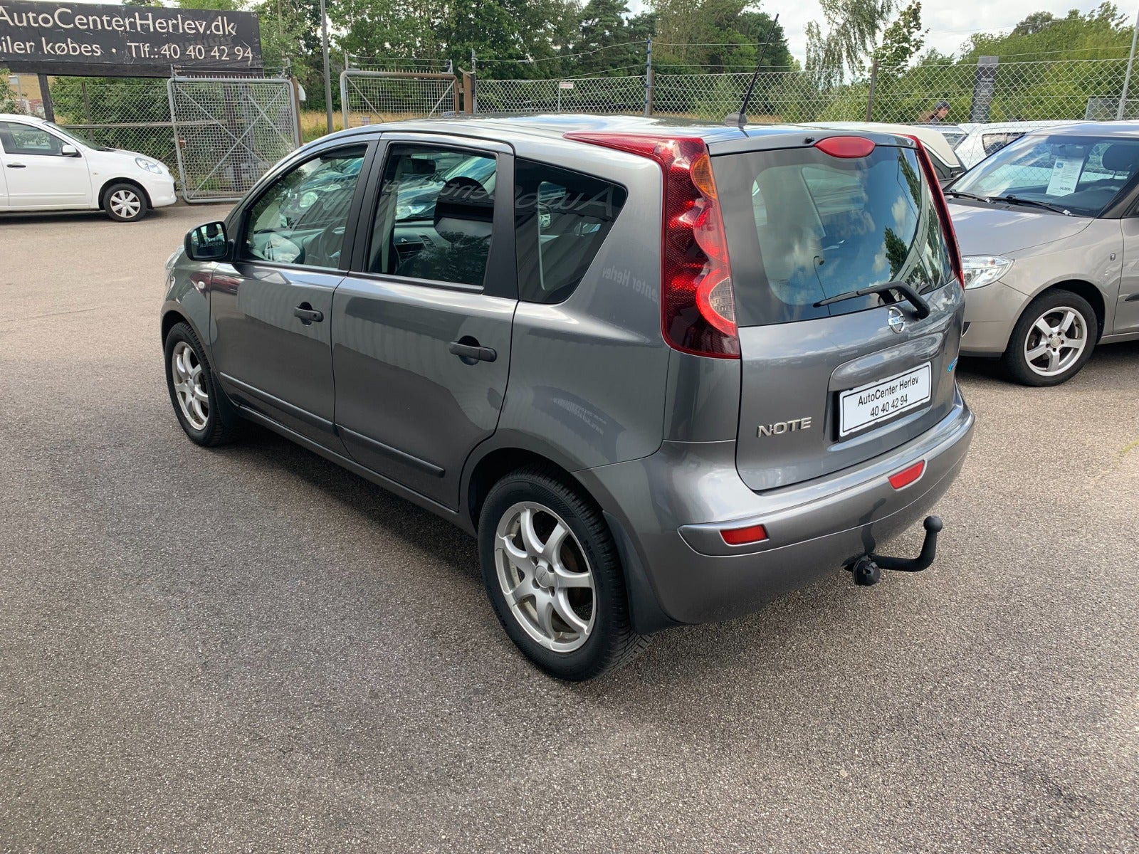 Grå Nissan Note fra 2011