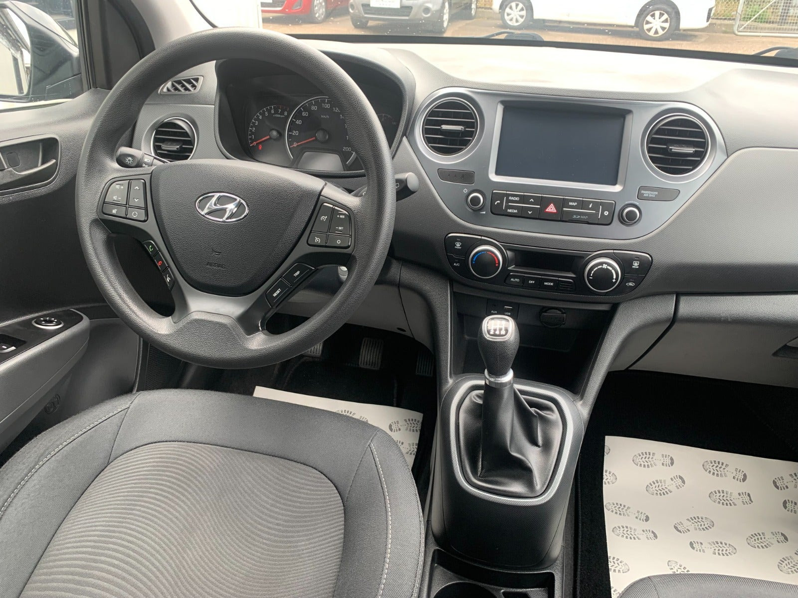 Sort Hyundai i10 fra 2017
